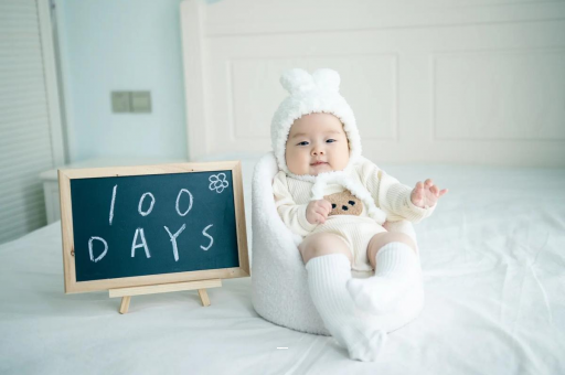 扬州四个月宝宝咬下嘴唇